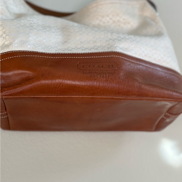 Vintage Coach Hampton Hobo Bag - Picture 3 of 9